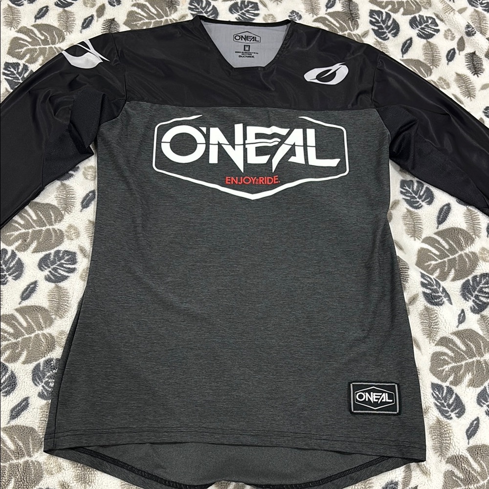 Men's Black and Gray Shirt